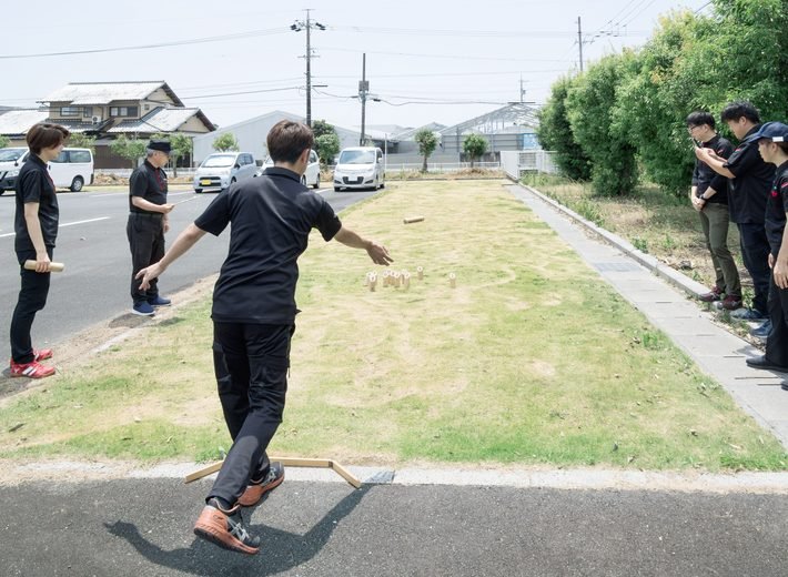 モルックの競技風景